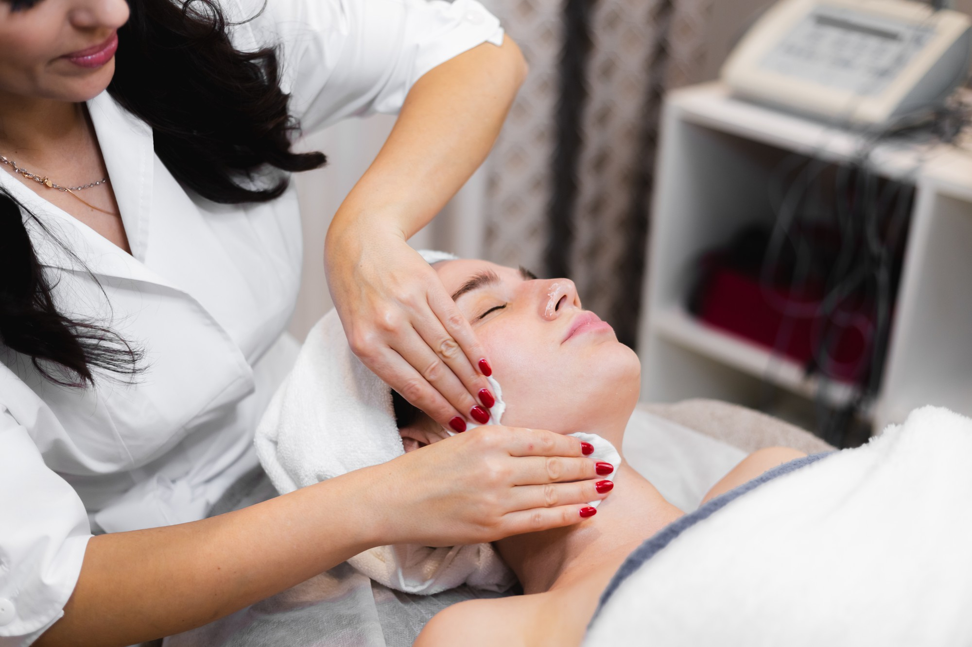 How to become a certified facial professional
